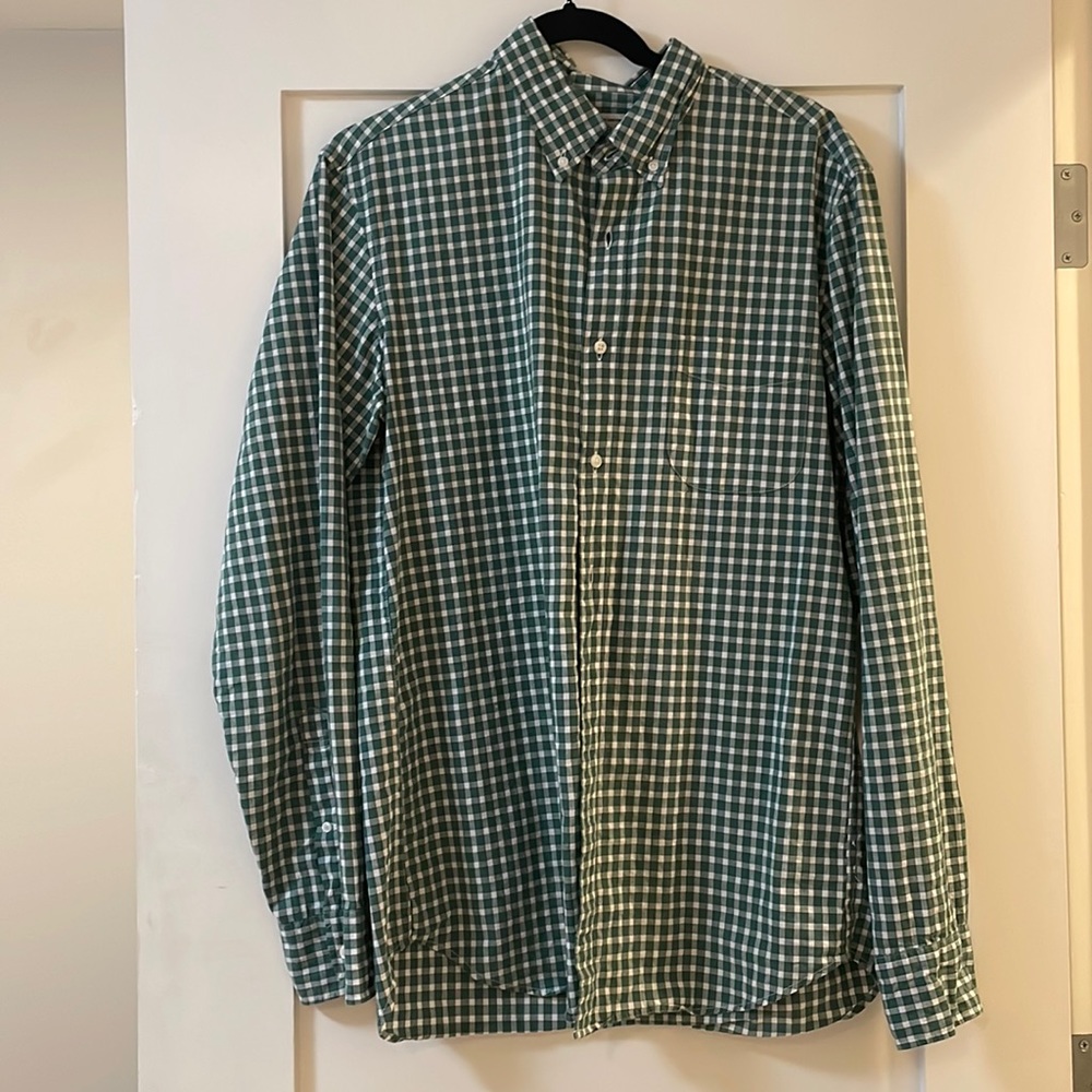 J crew Men’s Green Shirt